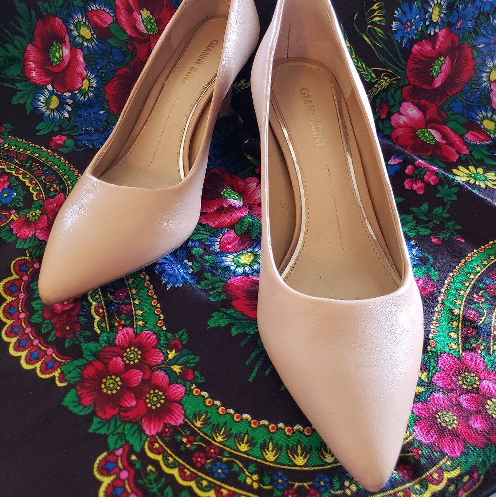 Gianni Bini Heels - Picture 2 of 6